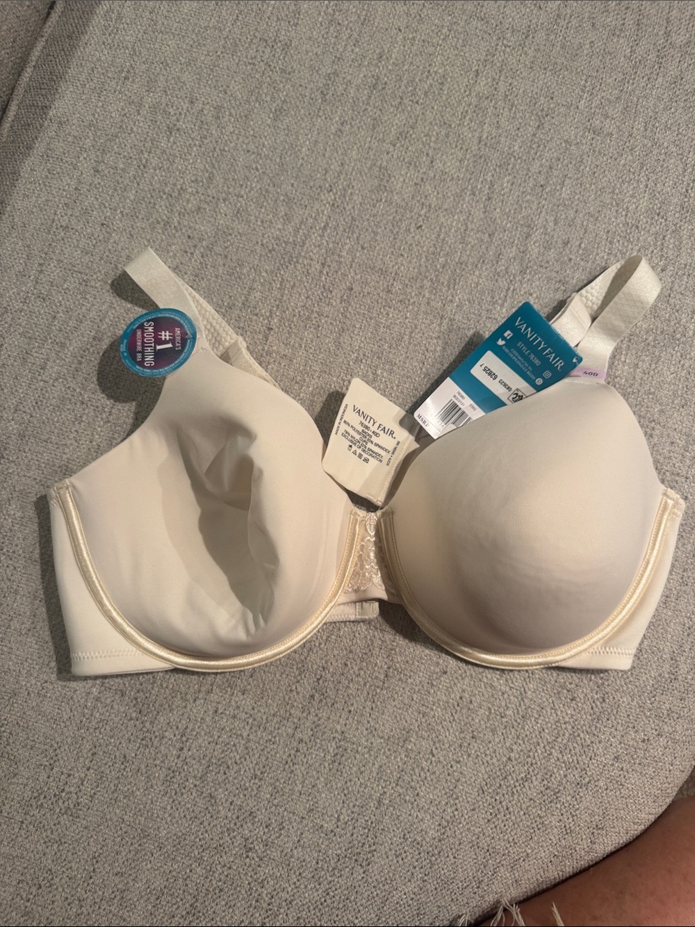 NWT Vanity Fair Smooth Light cream Bra